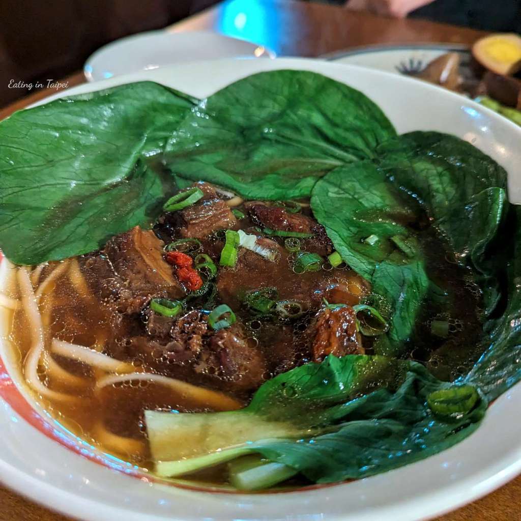 Shiyu clear broth beef noodles