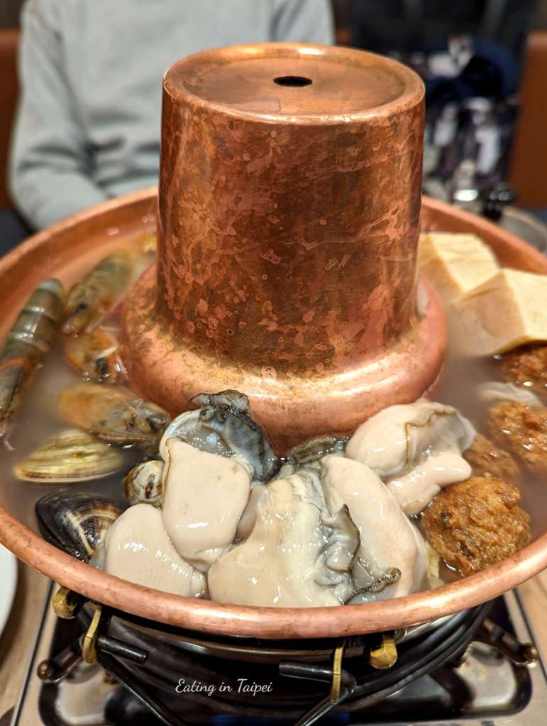 Tai He Lou pickled Chinese cabbage and pork pot oyster 1